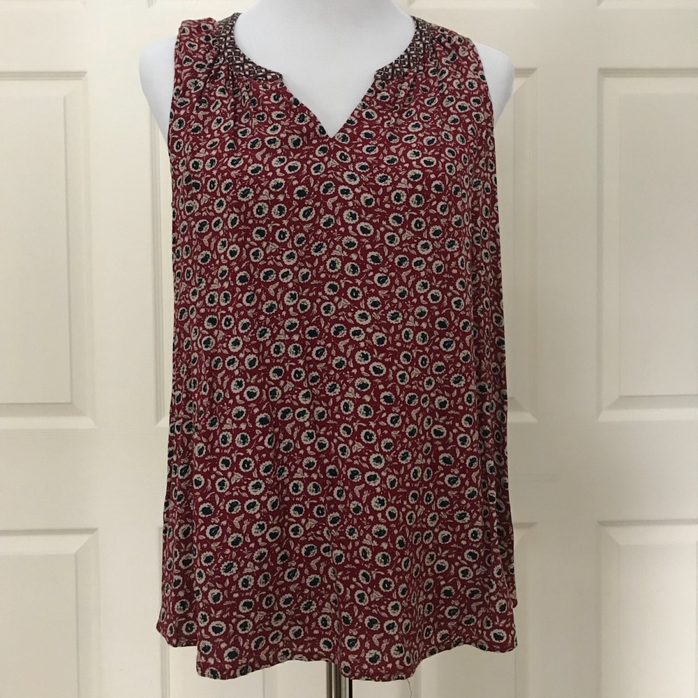 Sleeveless blouse